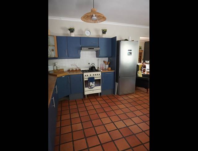 3 BEDROOM FREESTANDING TO LET IN HELDERVUE